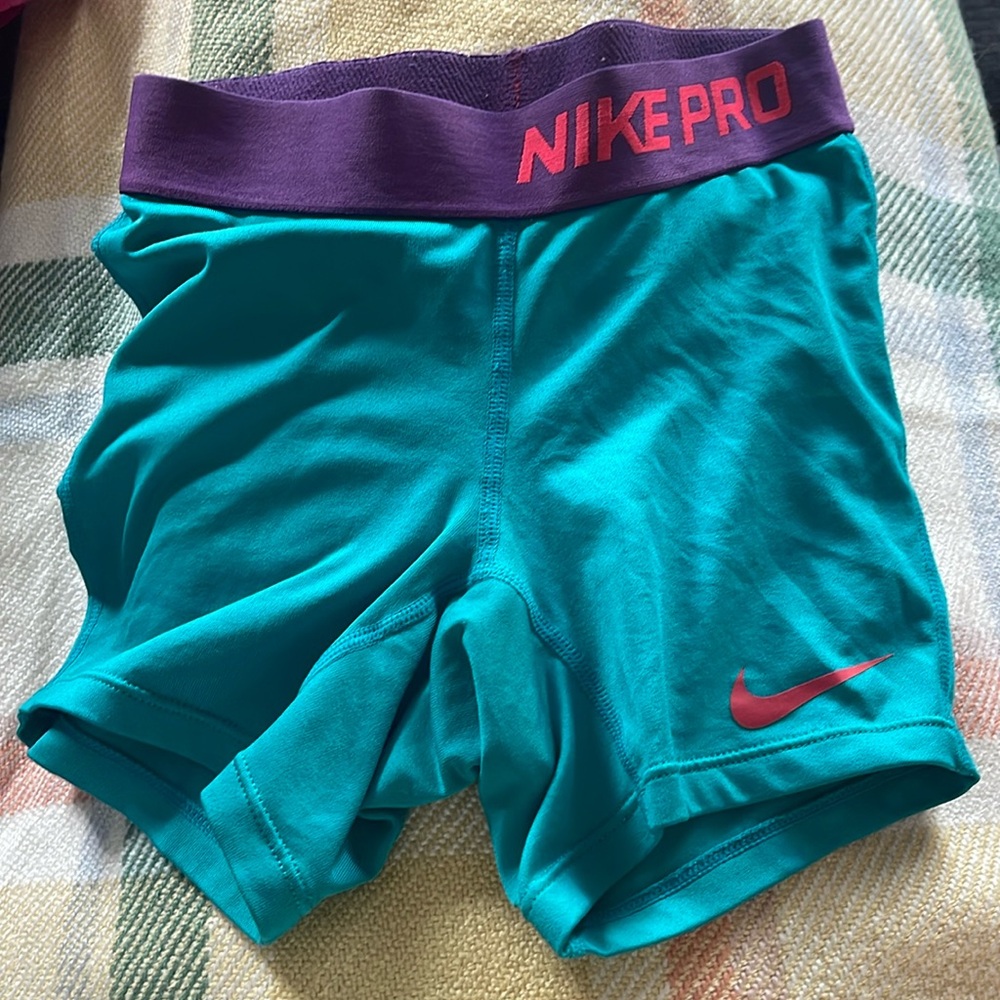 Girls Nike pro shorts